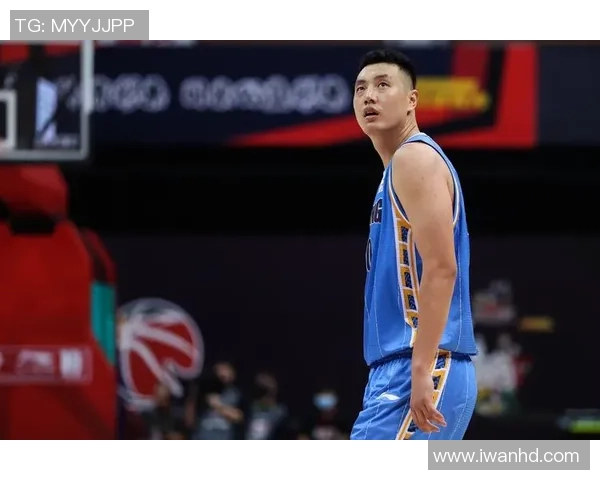 翟晓川：从篮球场上的拼搏者到生活中的追梦人，展现无限可能与坚持精神